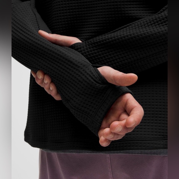 Lululemon Men’s “Waffle-Knit” Half Zip (M) *TRENDING* - Picture 6 of 14